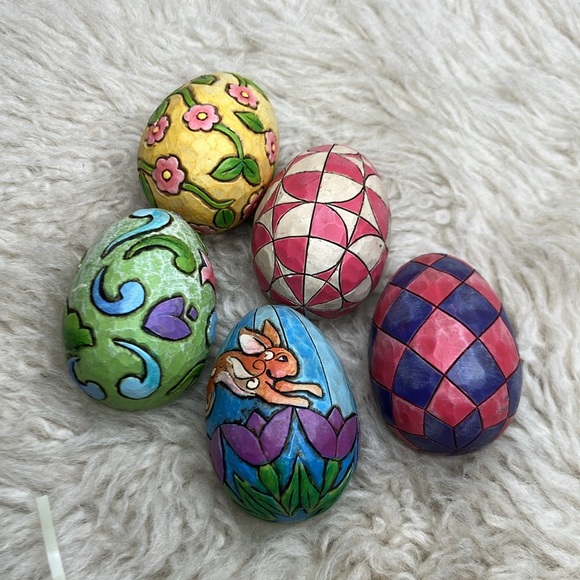 Jim Shore Hunting Eggs Finding Joy Basket With Eggs - Picture 6 of 11